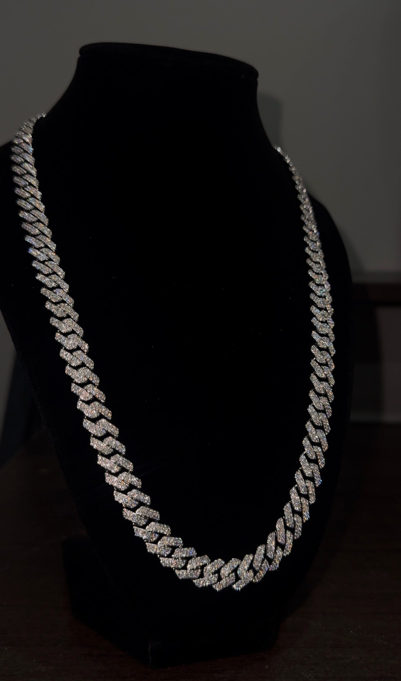 Iced Out VVS1 Moissanite Cuban Chain 10–14mm – D-F Color Diamond Look (19.59 Carat)